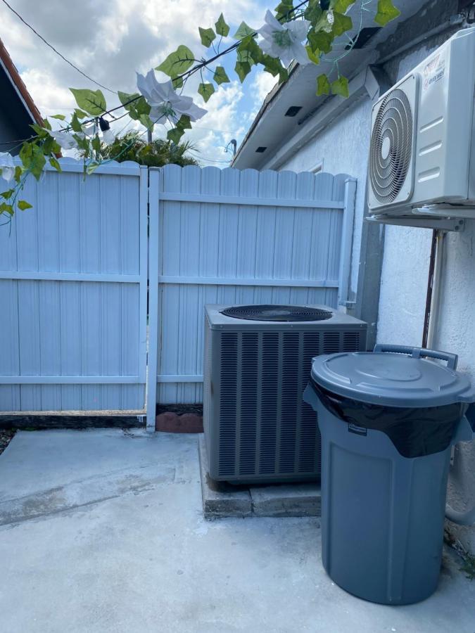 Tiny Place W Private Hot Jacuzzi 7 Min To Miami International Airport Eksteriør billede