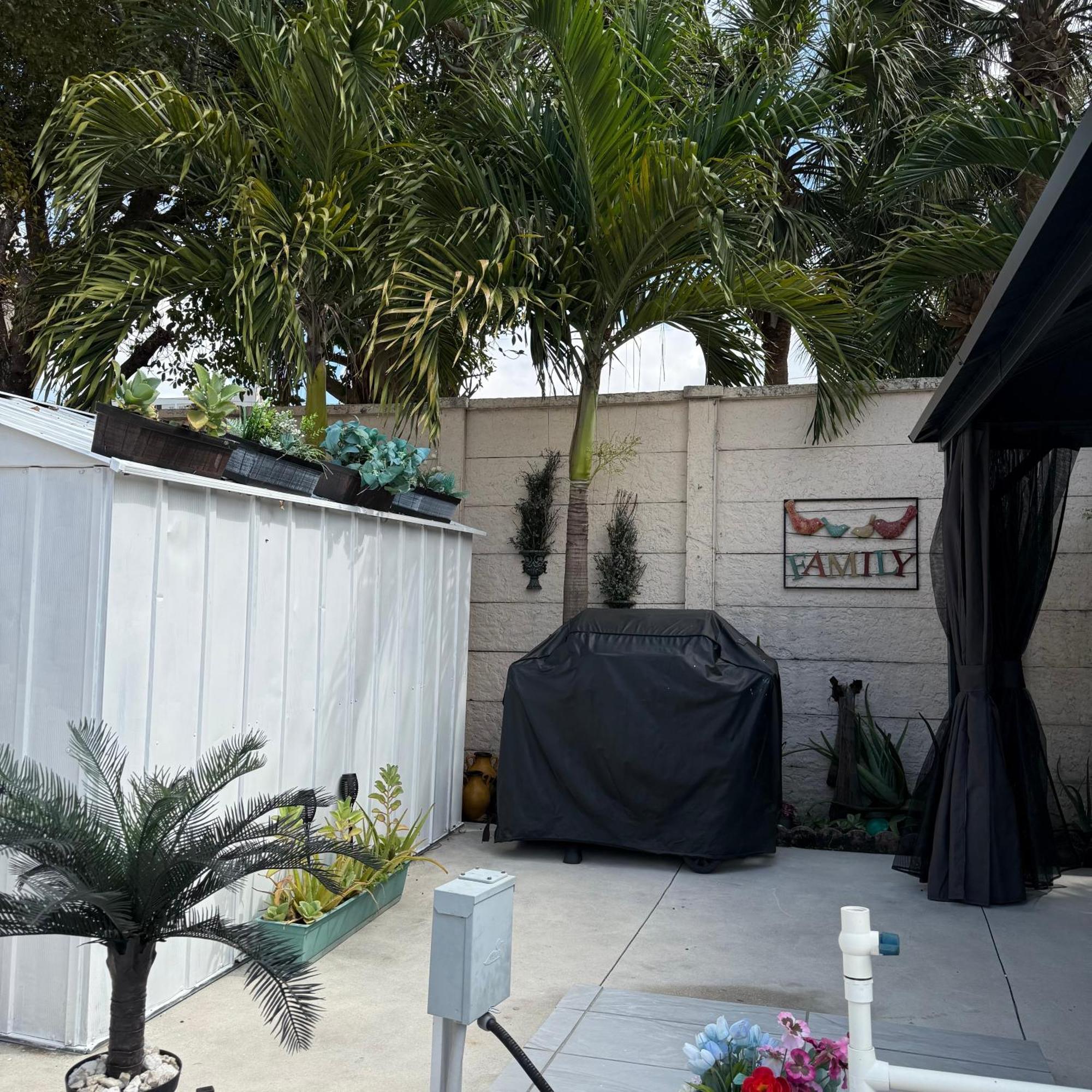 Tiny Place W Private Hot Jacuzzi 7 Min To Miami International Airport Eksteriør billede